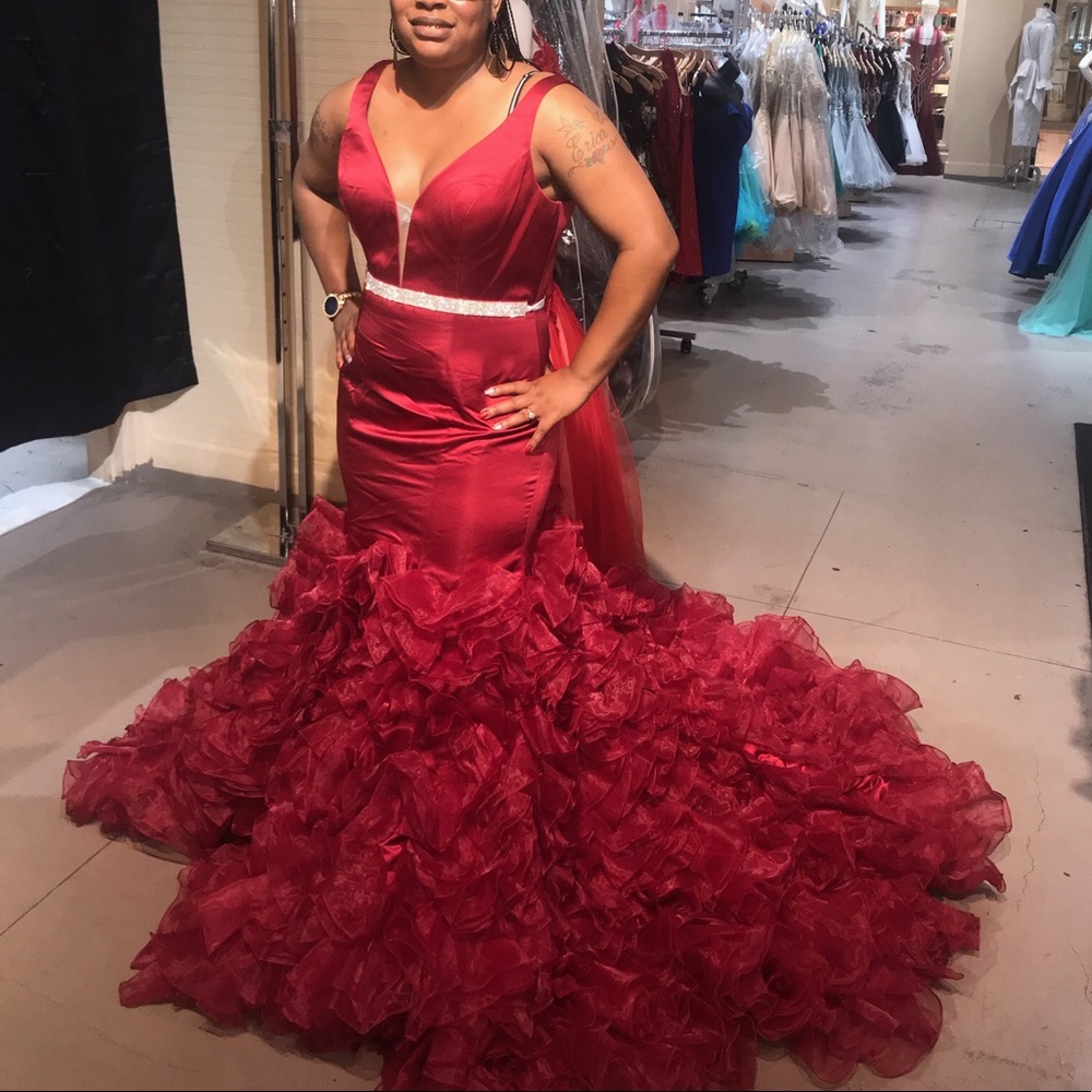 💃🏽Red Special Occasion/Bridal Gown💃🏽